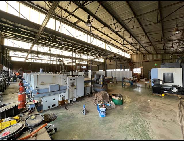 2,200M² WAREHOUSE FOR SALE IN CHLOORKOP